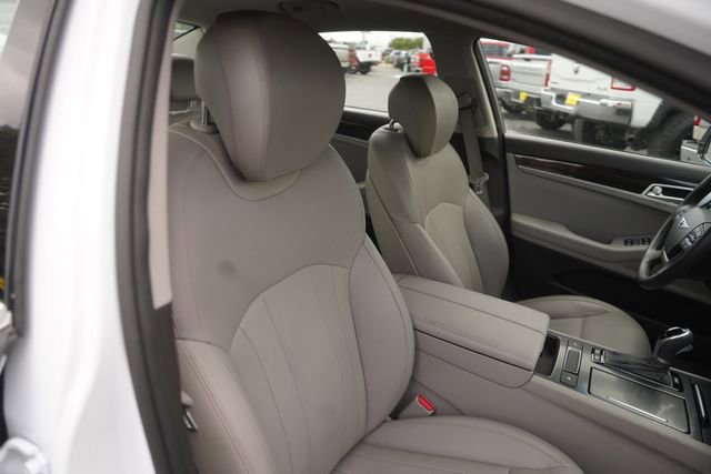 Used 2017 Genesis G80 3.8 RWD image 19