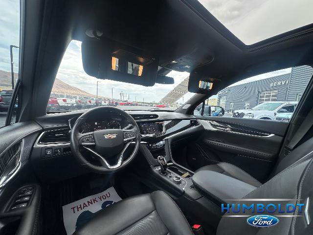 Used 2025 Cadillac XT6 Premium Luxury AWD/4WD image 16