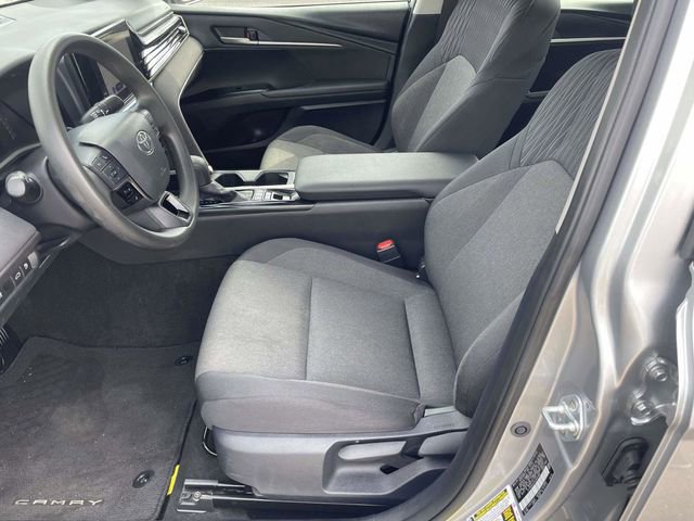 Used 2025 Toyota Camry LE image 12