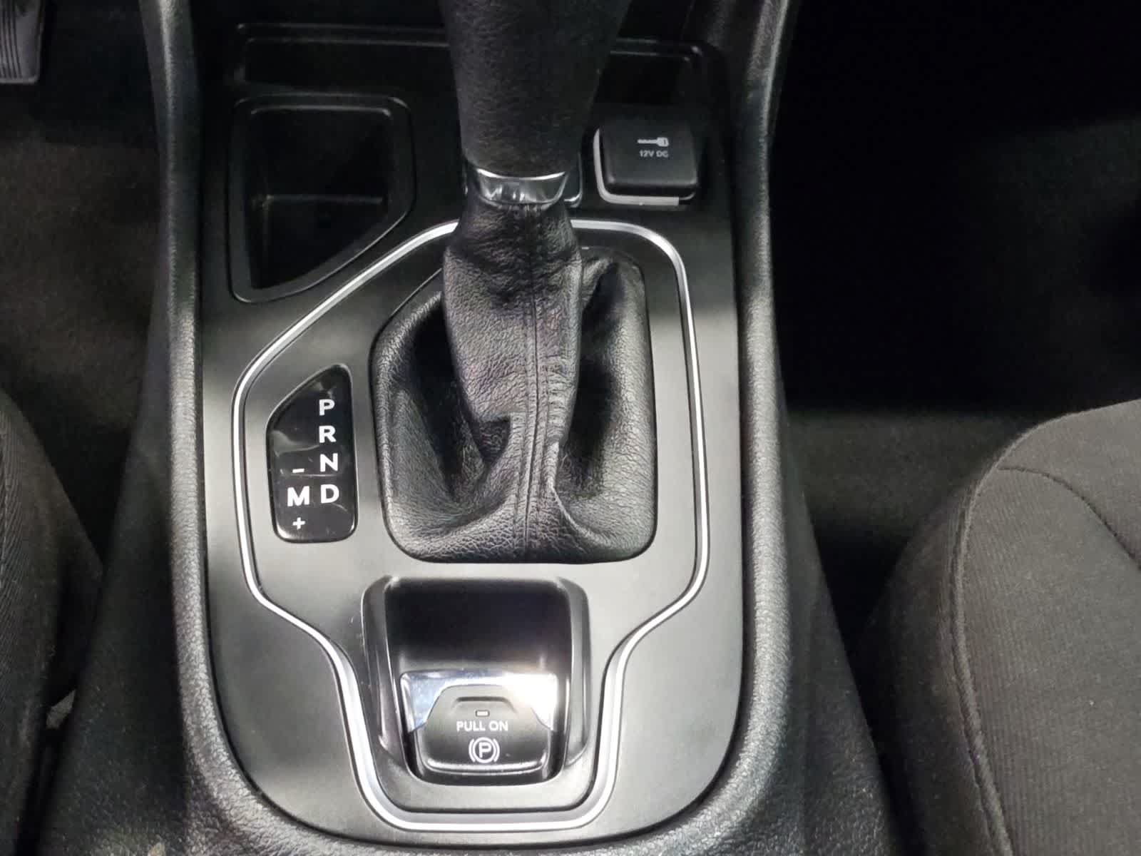 Used 2021 Jeep Cherokee Latitude FWD image 19