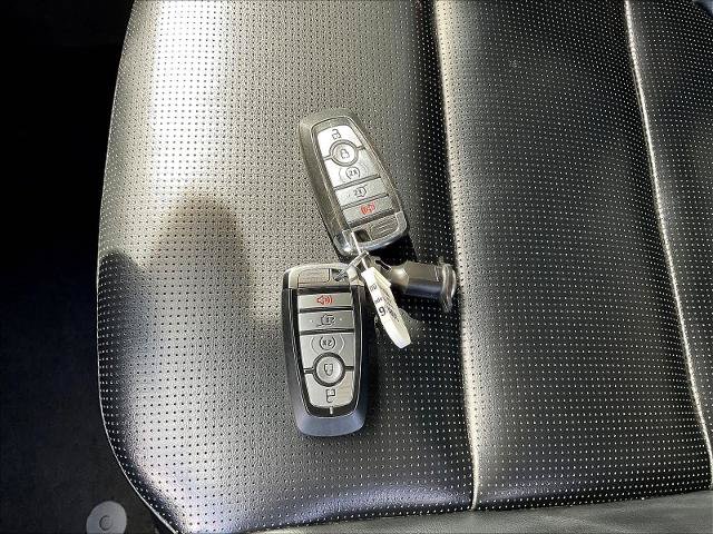 Certified 2024 Ford Escape Platinum AWD/4WD image 36