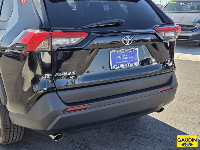 Used 2025 Toyota RAV4 XLE AWD/4WD image 6