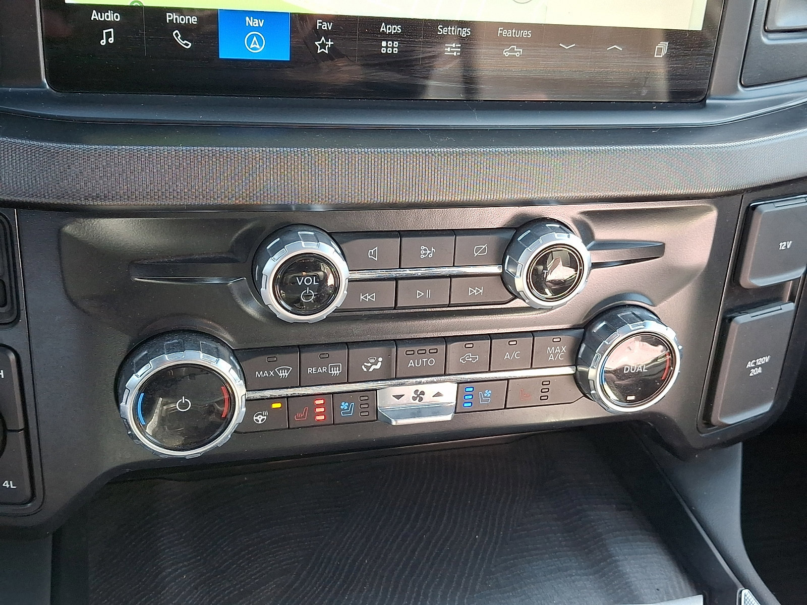 Certified 2024 Ford F450 Platinum w/ FX4 Off-Road Package image 22