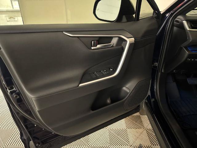 Used 2019 Toyota RAV4 XSE w/ XSE Weather Package AWD/4WD image 16
