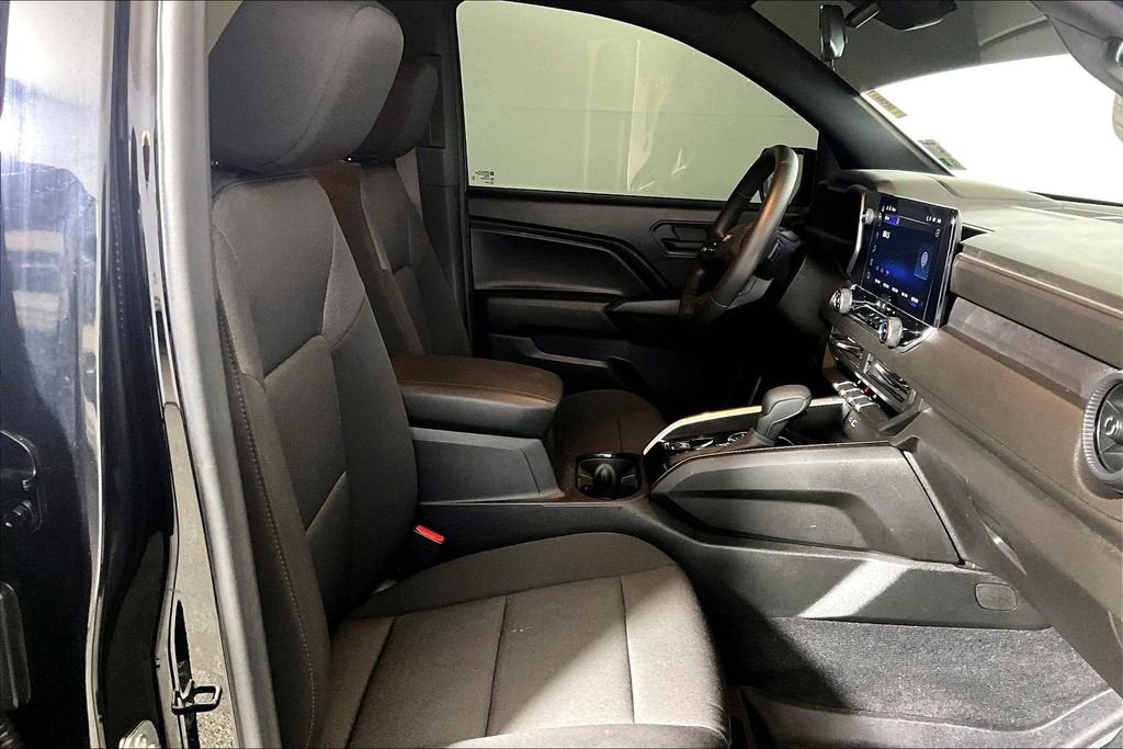Used 2025 Chevrolet Colorado W/T image 6