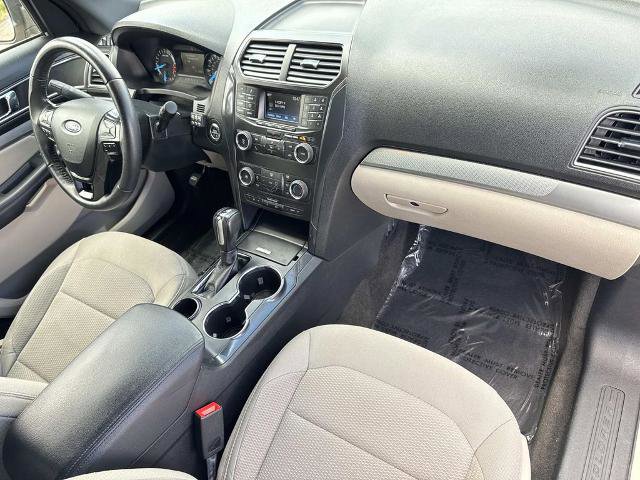 Certified 2018 Ford Explorer XLT FWD image 30