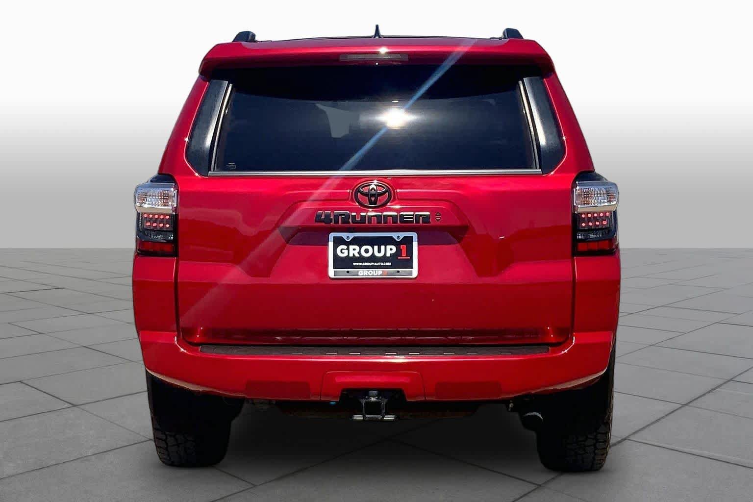 Used 2022 Toyota 4Runner SR5 Premium w/ Moonroof Package AWD/4WD image 4