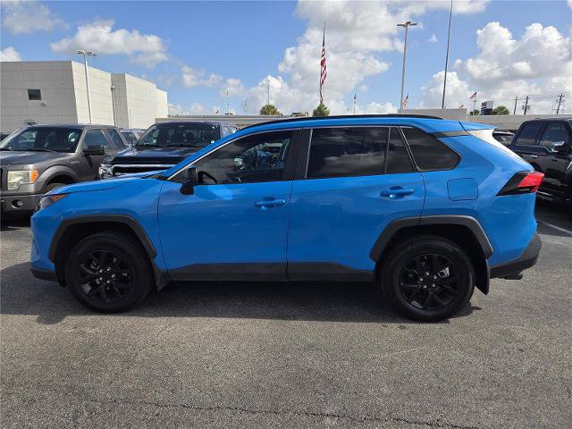 Used 2021 Toyota RAV4 LE FWD image 5
