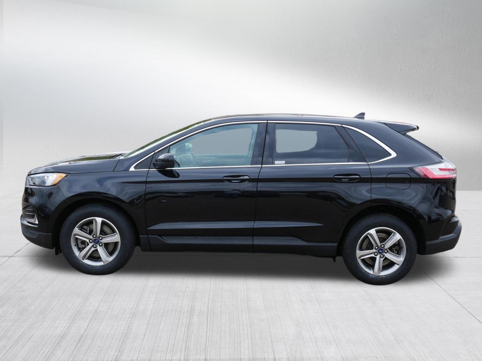 Certified 2022 Ford Edge SEL w/ Convenience Package AWD/4WD image 4