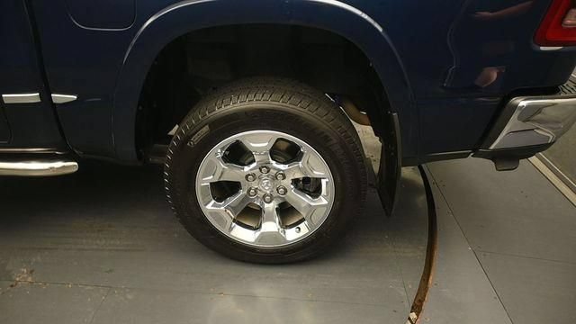 Used 2020 RAM 1500 Laramie AWD/4WD image 9