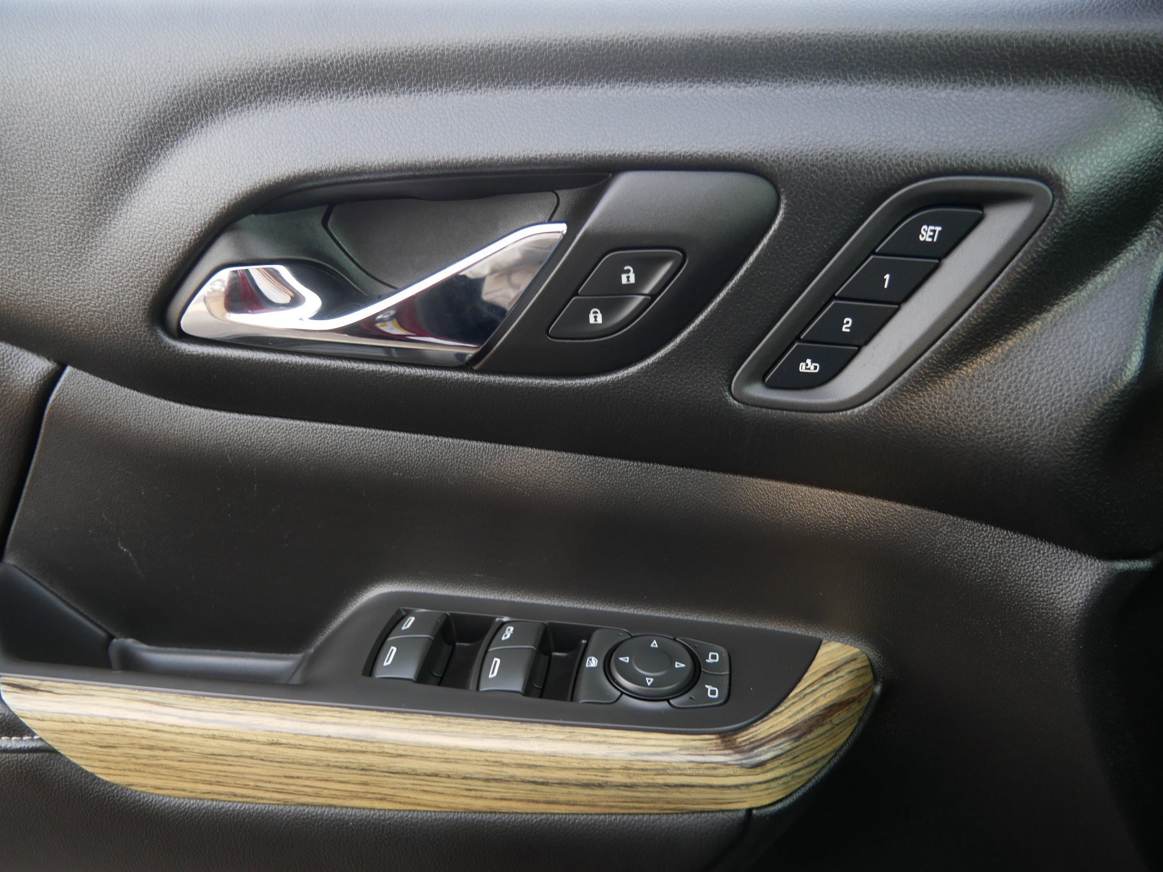 Used 2018 GMC Acadia Denali image 27