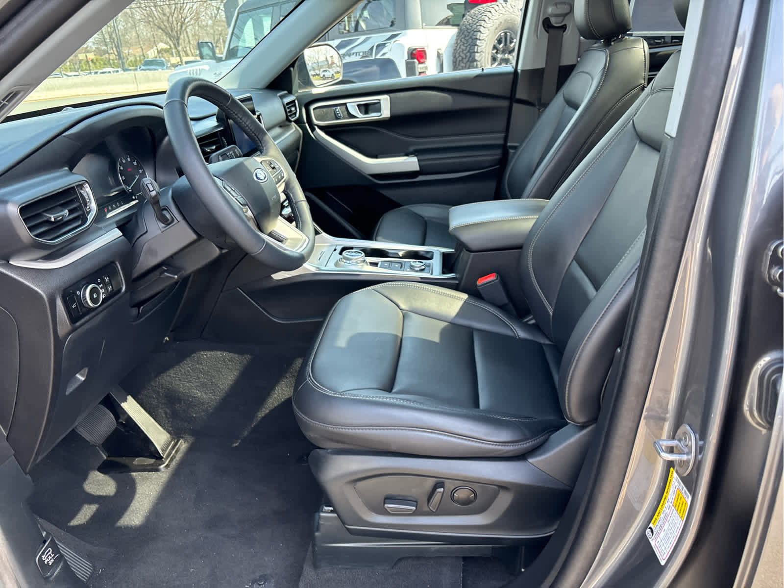 Certified 2023 Ford Explorer XLT w/ Equipment Group 202A image 11