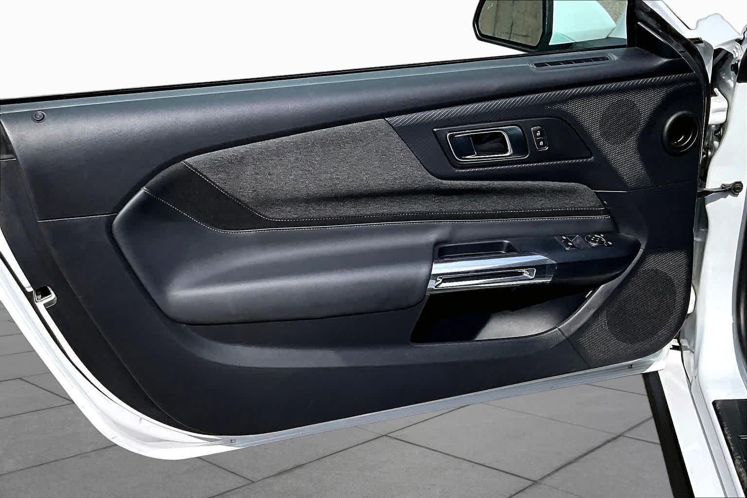 Certified 2025 Ford Mustang Coupe RWD image 22