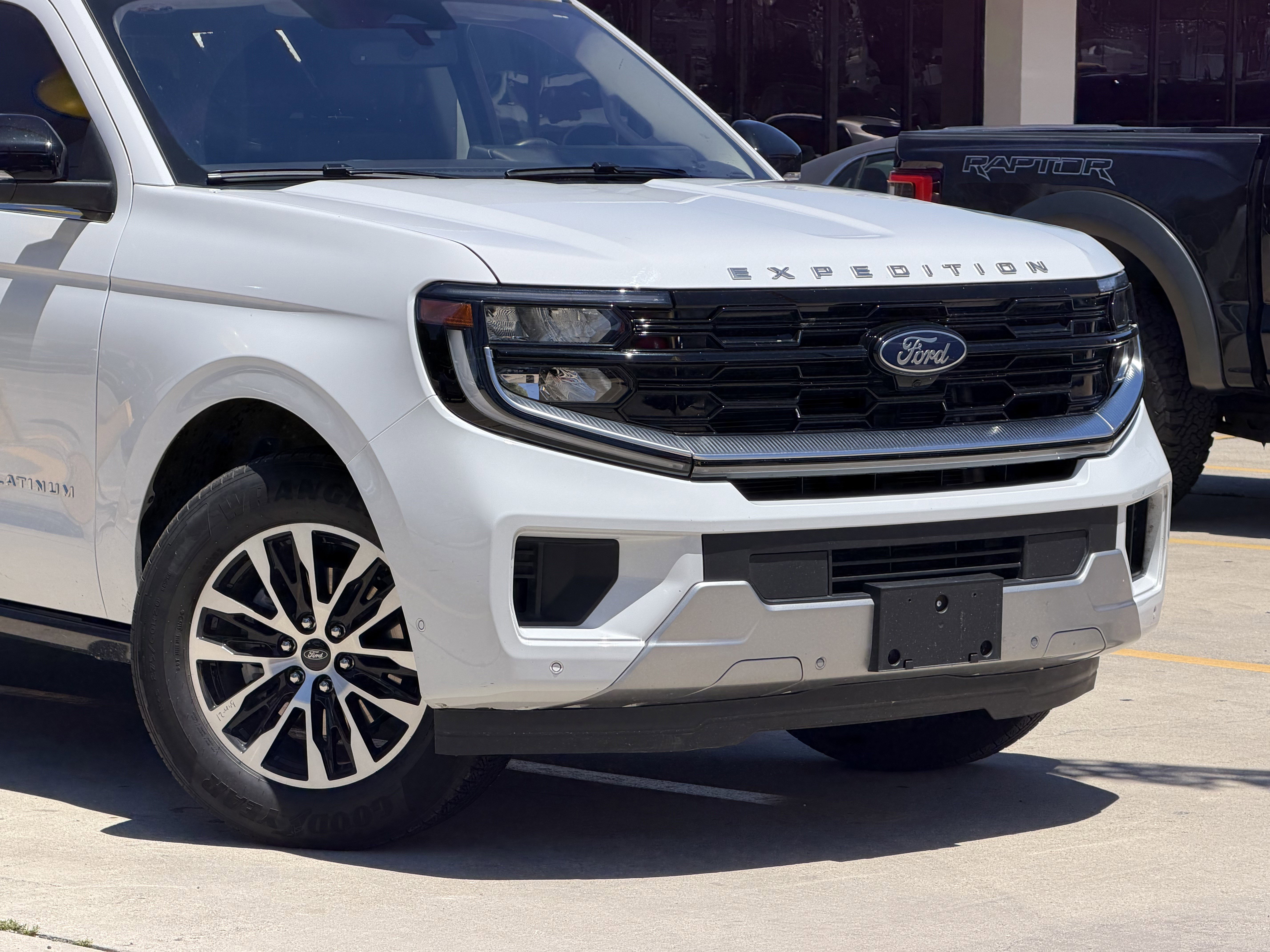 Certified 2025 Ford Expedition Max Platinum AWD/4WD image 2