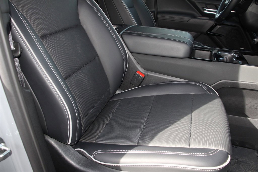 Used 2025 Chevrolet Silverado EV LT image 27