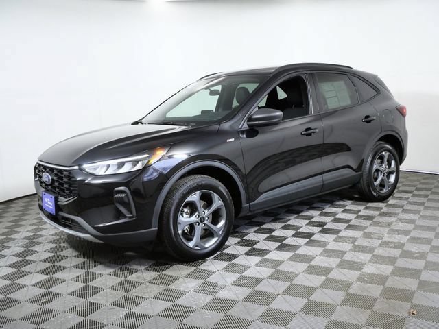 Certified 2025 Ford Escape ST-Line AWD/4WD image 5