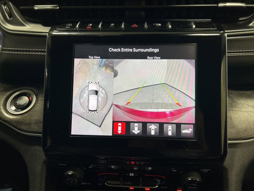 Used 2022 Jeep Grand Cherokee L Limited w/ Luxury Tech Group II image 18