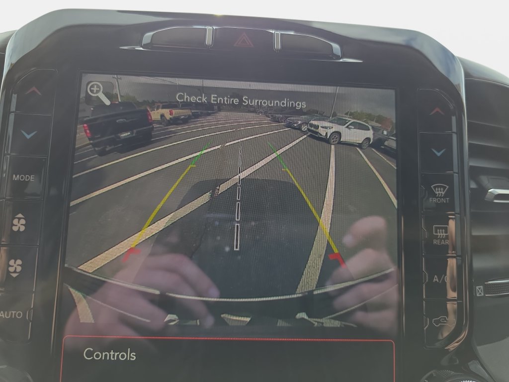 Used 2019 RAM 1500 Laramie AWD/4WD image 18