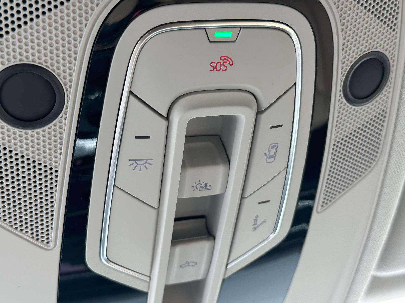 Used 2023 Audi Q8 Prestige w/ Prestige Package image 32