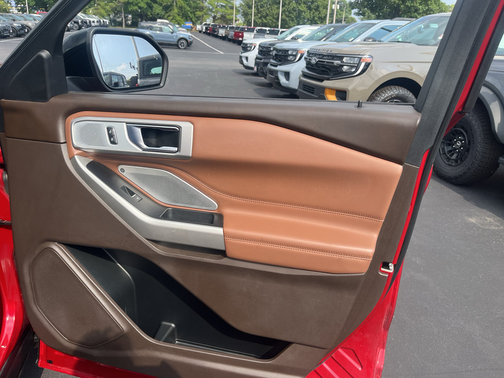 Certified 2021 Ford Explorer King Ranch w/ Premium Technology Package AWD/4WD image 35