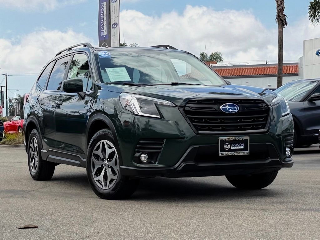 Used 2024 Subaru Forester Premium AWD/4WD image 2