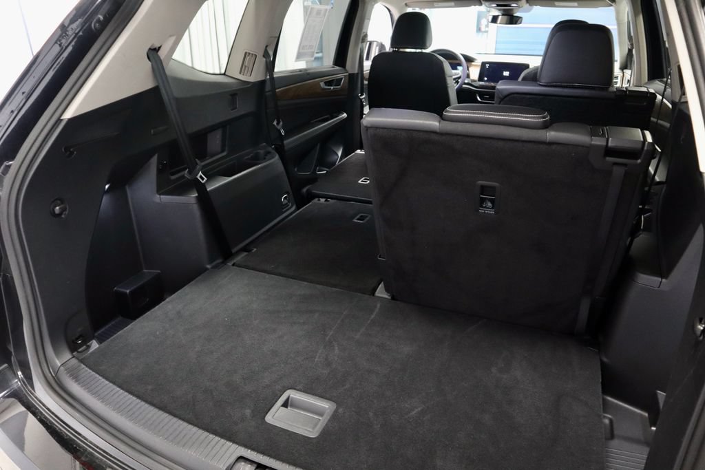 Used 2025 Volkswagen Atlas SE FWD image 13