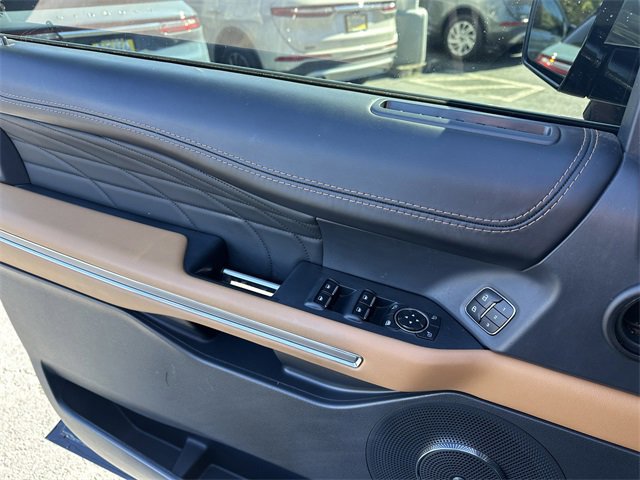 Certified 2022 Ford Expedition Max Platinum image 33