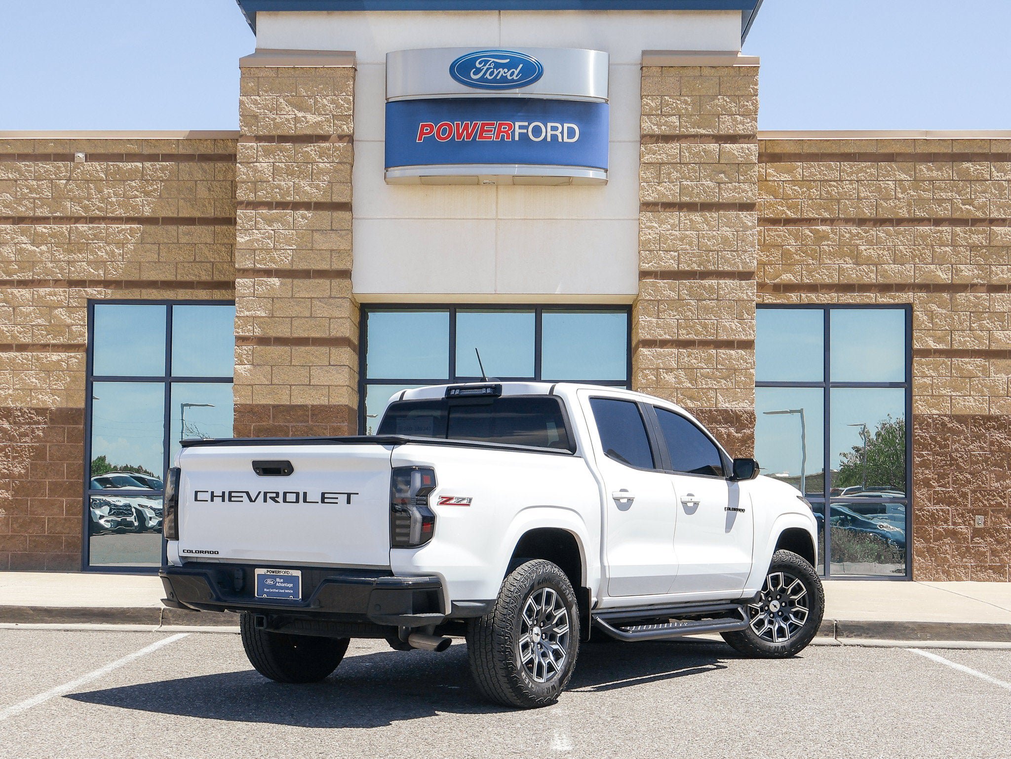 Used 2023 Chevrolet Colorado Z71 w/ Z71 Convenience Package 2 AWD/4WD image 6