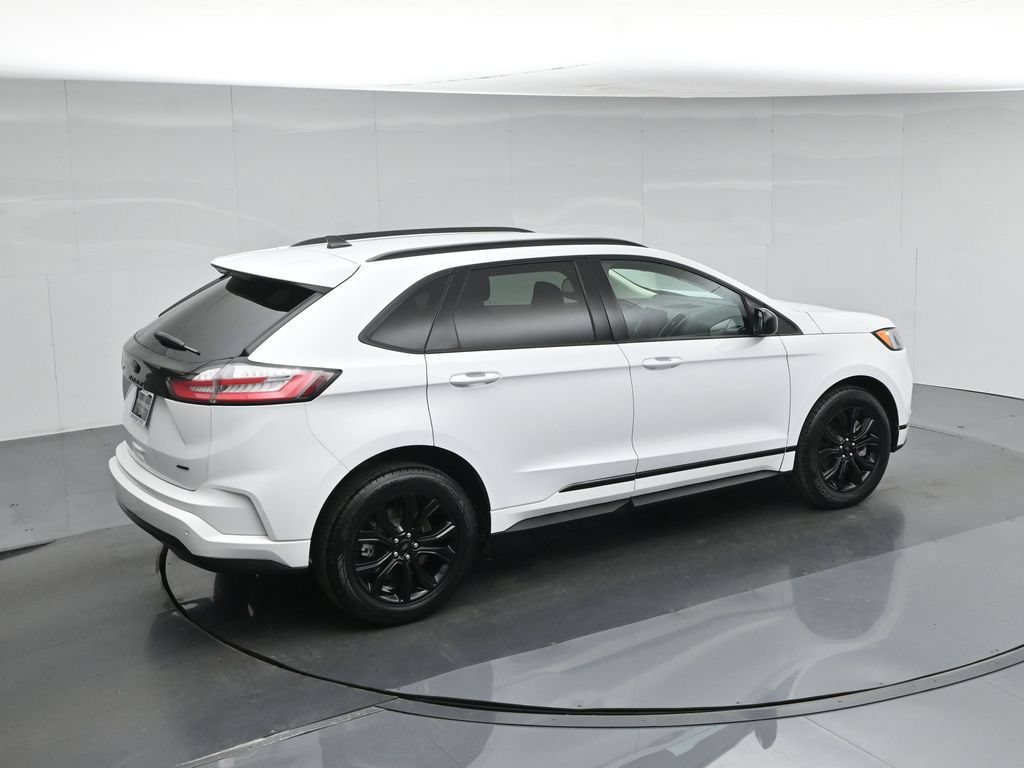 Certified 2022 Ford Edge SE w/ Black Appearance Package AWD/4WD image 41