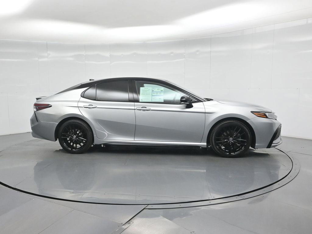 Used 2022 Toyota Camry XSE image 8