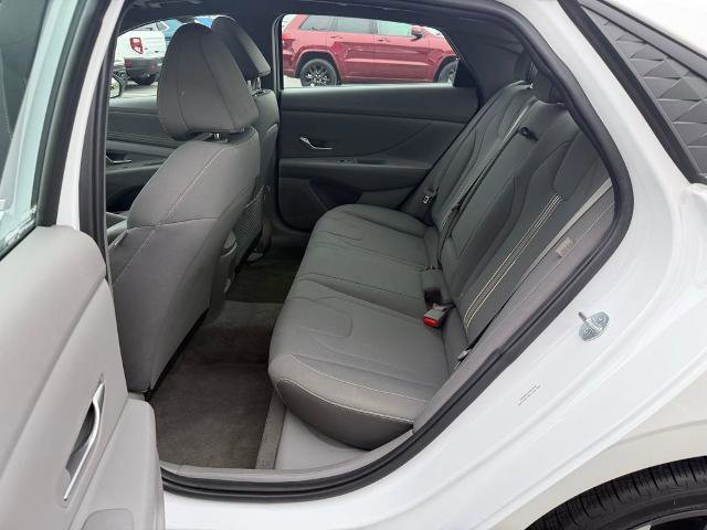 Used 2025 Hyundai Elantra SEL image 13