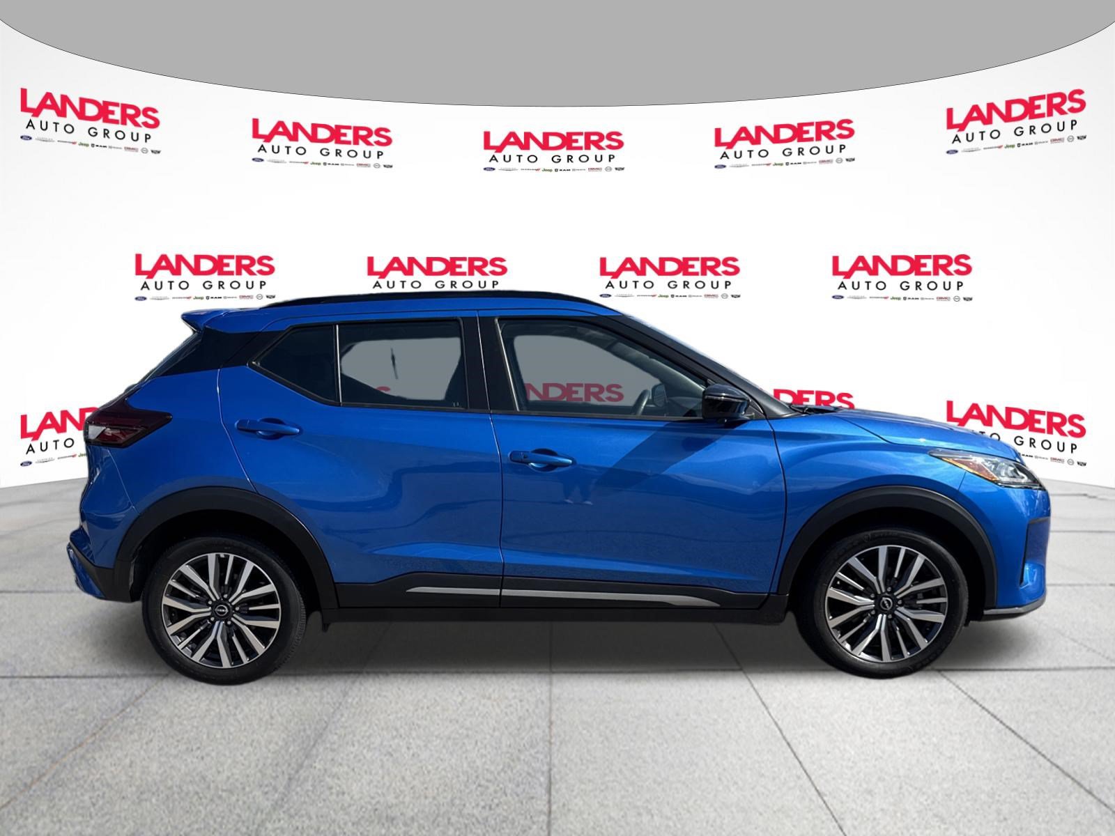 Used 2024 Nissan Kicks SR FWD image 2