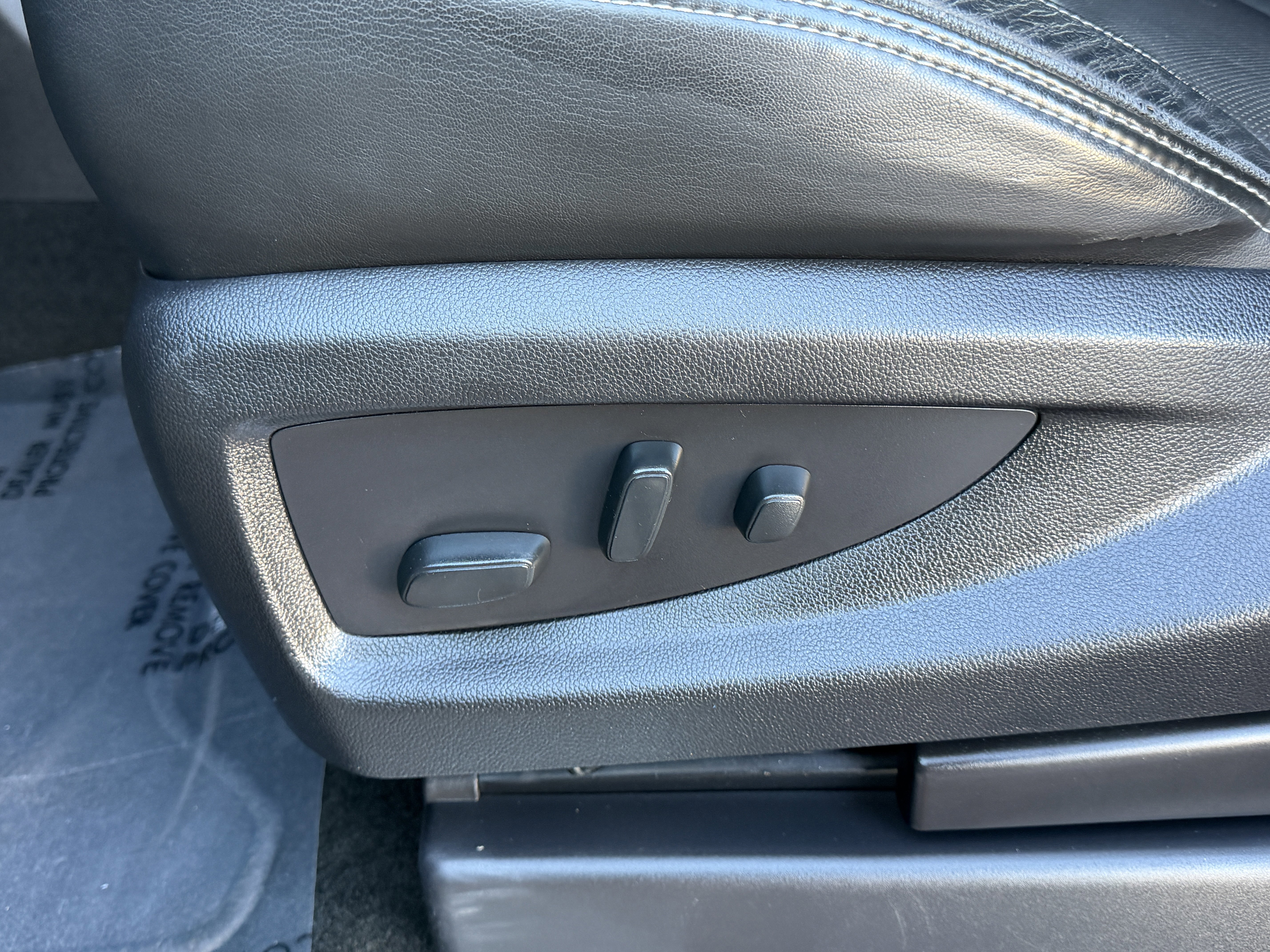 Used 2018 GMC Yukon Denali w/ Denali Ultimate Package image 10