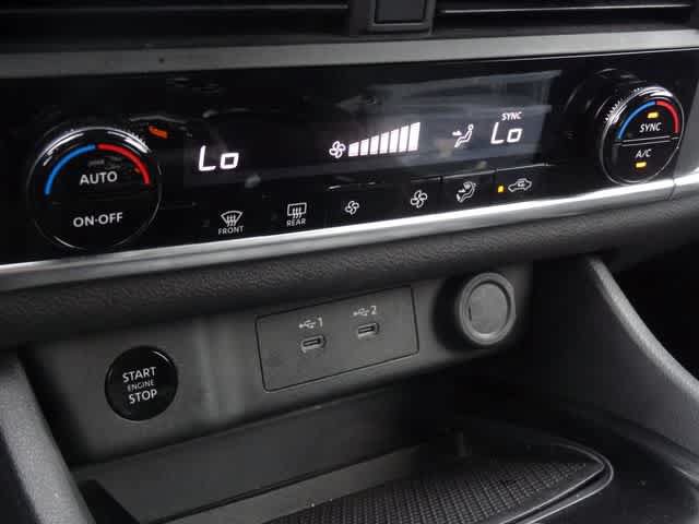 Used 2025 Nissan Rogue SV AWD/4WD image 26