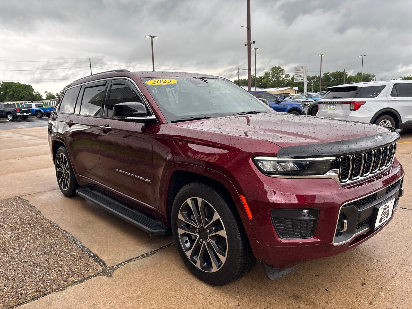 Used 2023 Jeep Grand Cherokee L Overland w/ Luxury Tech Group IV AWD/4WD image 9