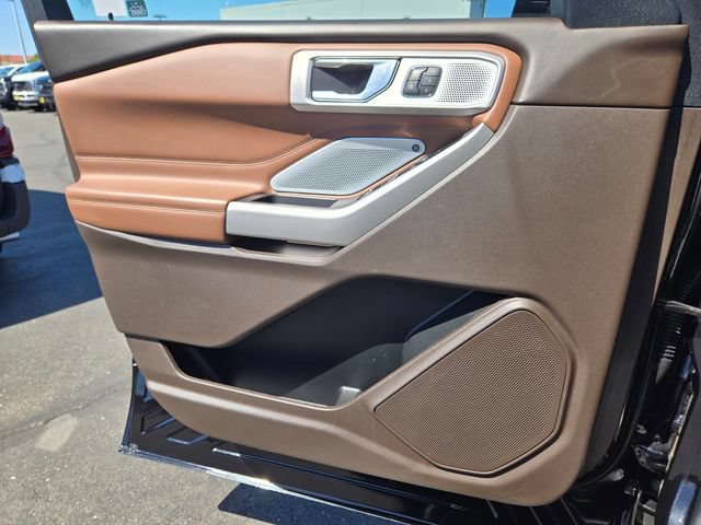 Certified 2022 Ford Explorer King Ranch w/ Premium Technology Package AWD/4WD image 15