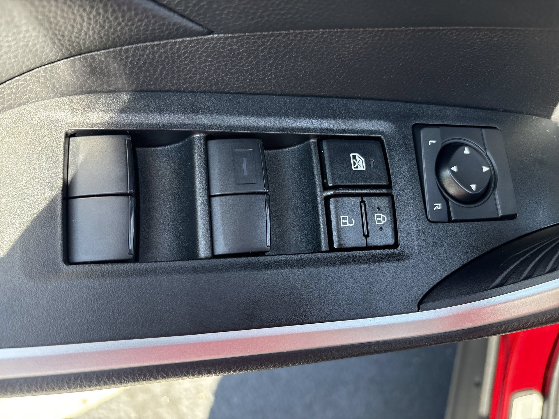 Used 2024 Toyota RAV4 LE FWD image 13