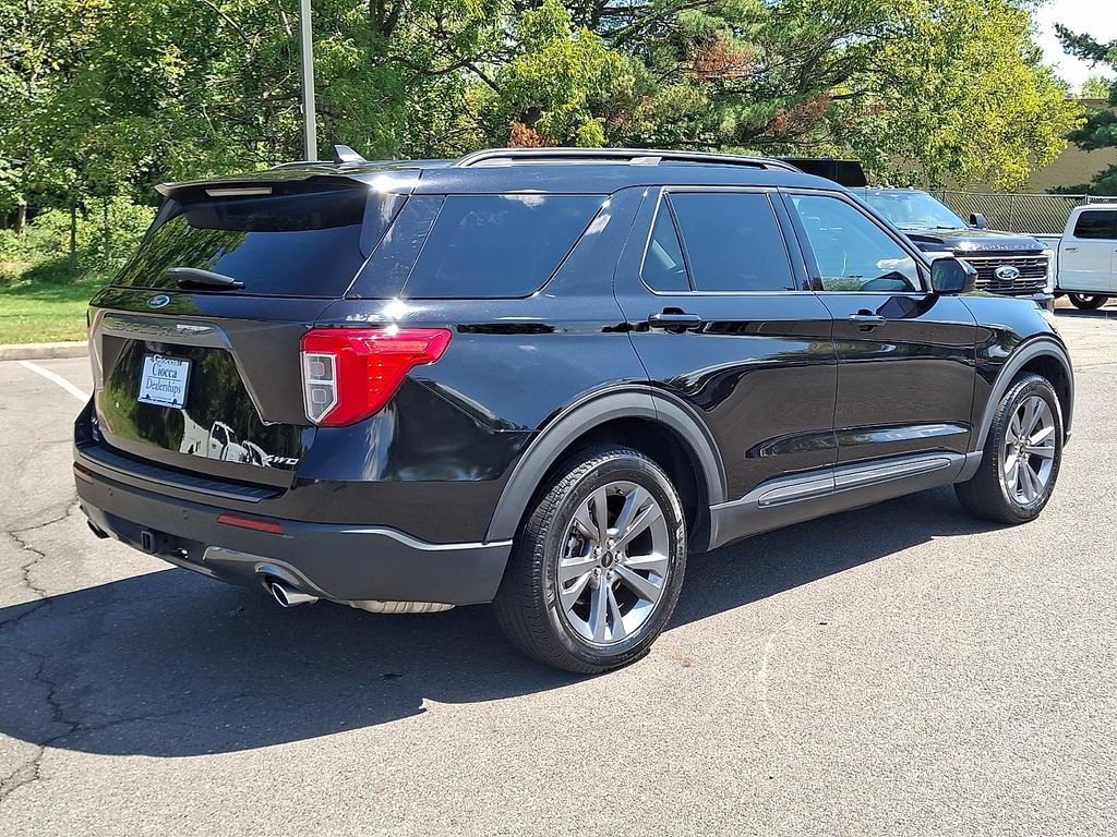 Certified 2023 Ford Explorer XLT w/ Equipment Group 202A AWD/4WD image 9