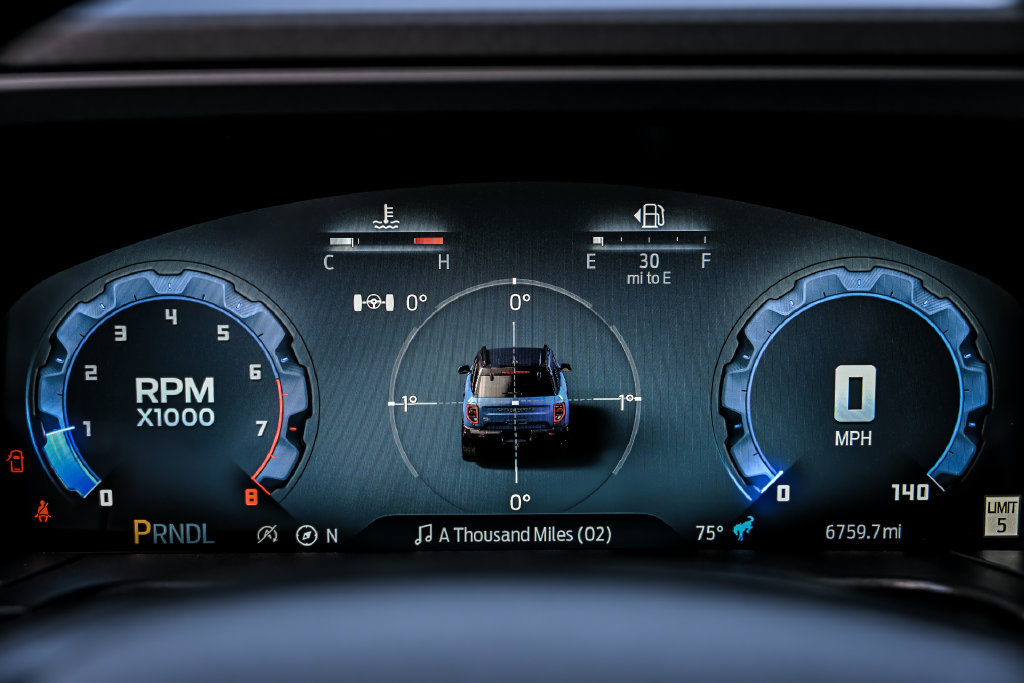 Certified 2025 Ford Bronco Sport Outer Banks w/ Outer Banks Tech Package+ AWD/4WD image 18