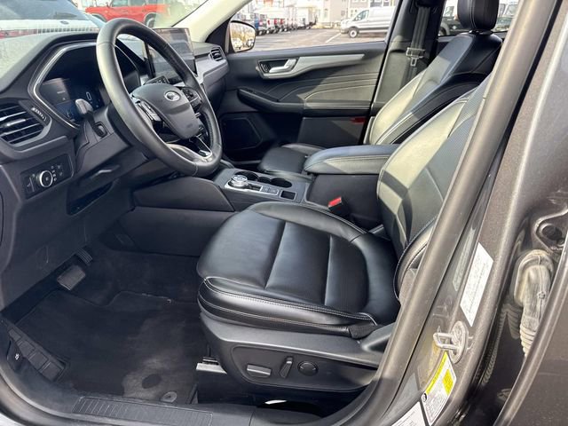 Certified 2024 Ford Escape Platinum image 24