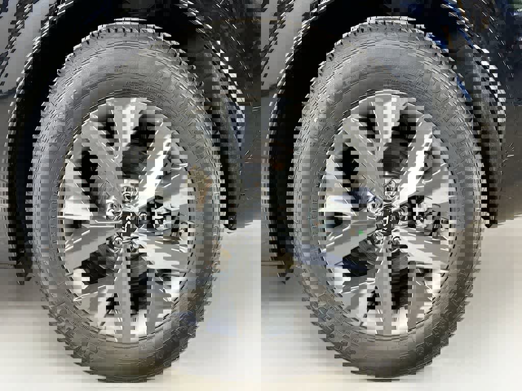 Used 2023 Kia Sportage SX image 11