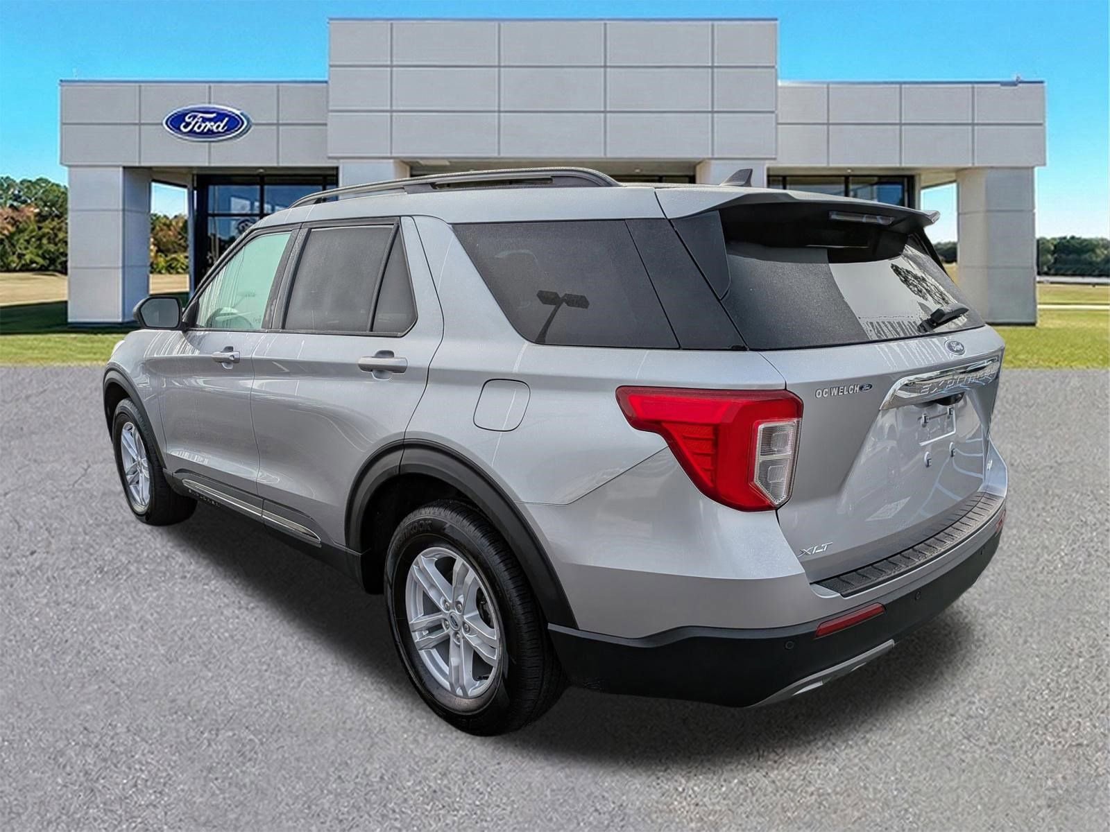 Certified 2023 Ford Explorer XLT w/ Equipment Group 202A image 3