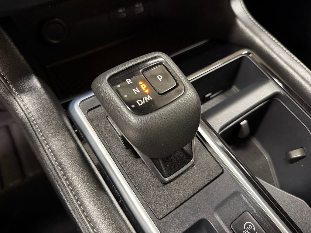 Used 2025 Nissan Pathfinder SV FWD image 27