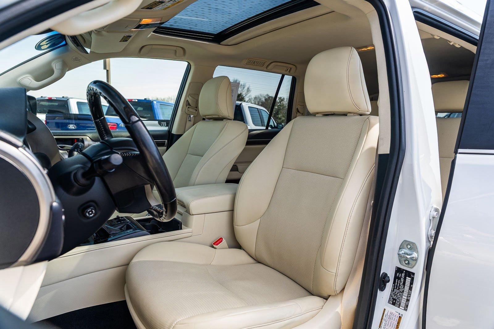 Used 2020 Lexus GX 460 Premium w/ Premium Package AWD/4WD image 24