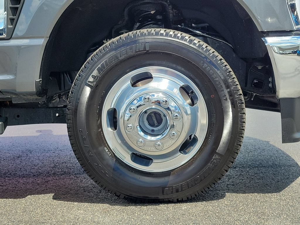 Certified 2025 Ford F350 Lariat w/ Chrome Package AWD/4WD image 9
