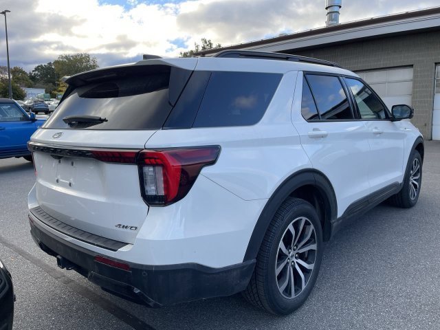Certified 2025 Ford Explorer ST-Line AWD/4WD image 6