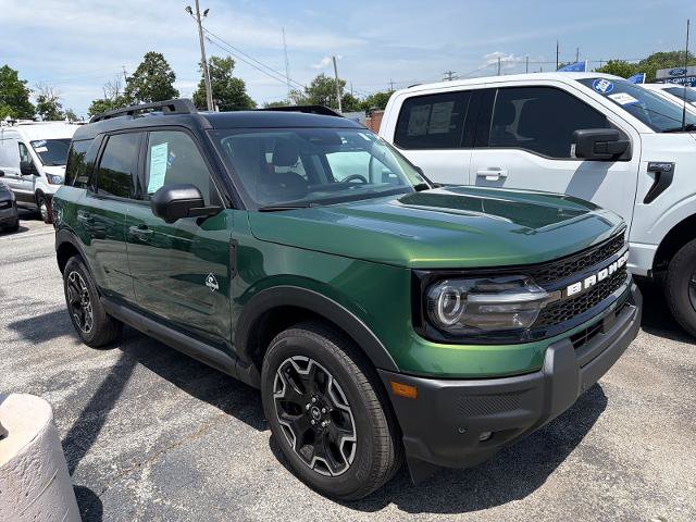Certified 2025 Ford Bronco Sport Outer Banks w/ Outer Banks Tech Package+ AWD/4WD image 3