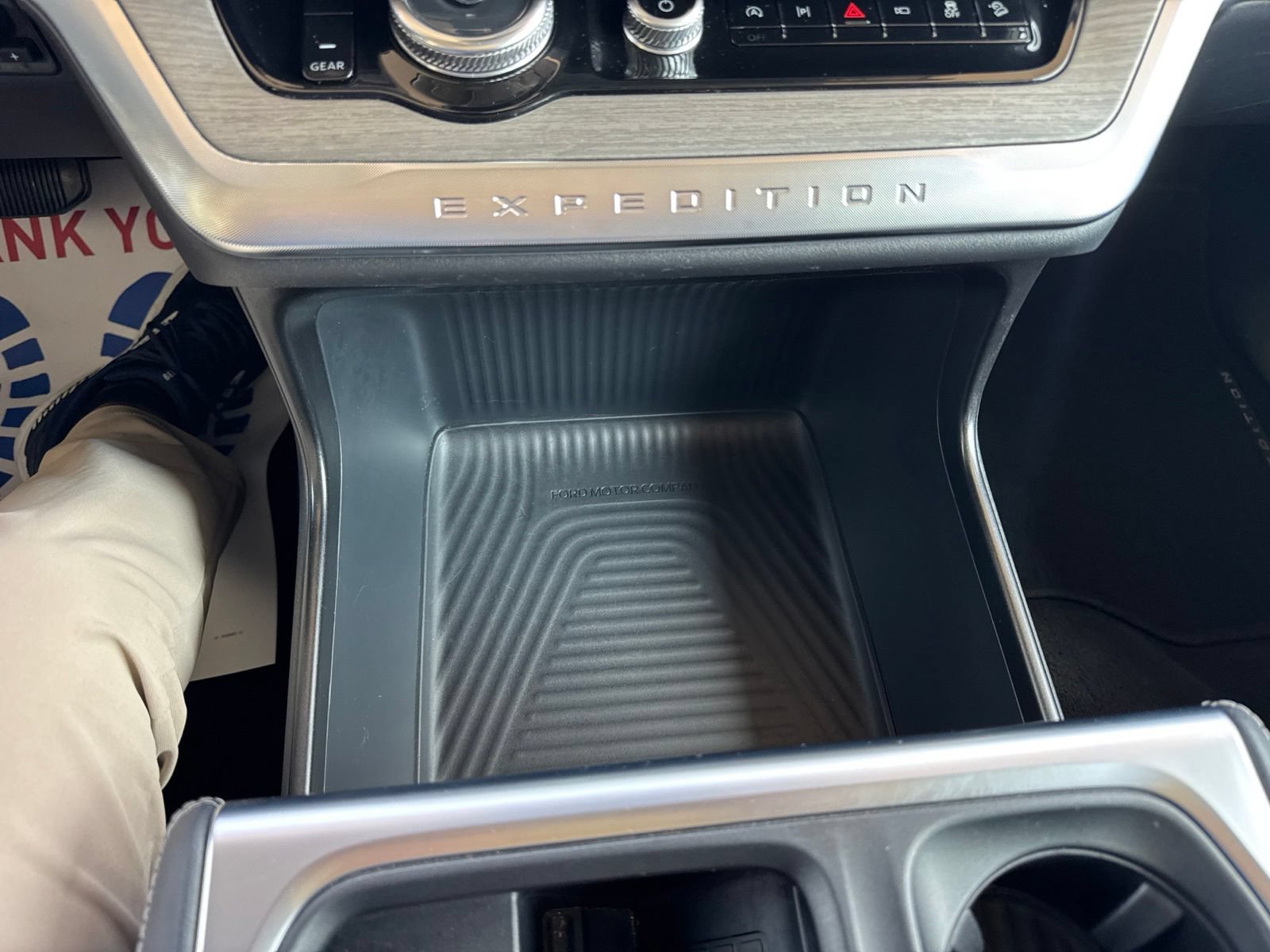 Certified 2025 Ford Expedition Platinum w/ Driver's Package AWD/4WD image 38