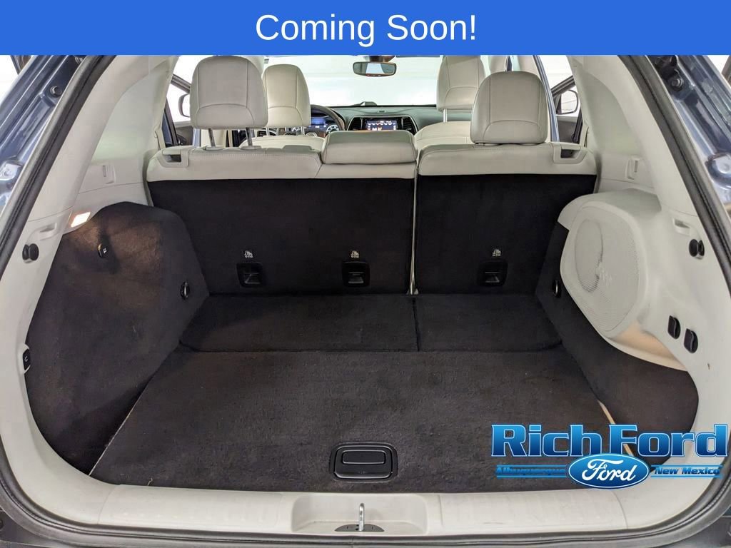 Used 2021 Jeep Cherokee Limited w/ Elite Package FWD image 19