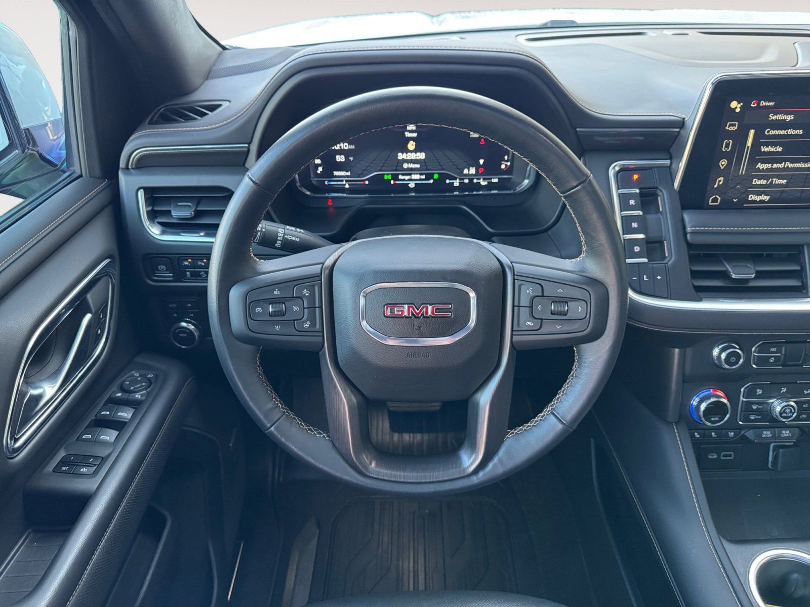 Used 2022 GMC Yukon XL AT4 image 12